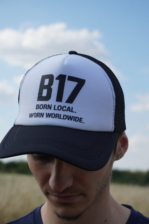 B17 PRINT TRUCKER HAT [WHITE/BLACK]